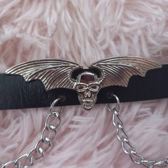 Avenge Sevenfold! Gothic choker with chains and winged skull! NWOT! - Picture 2 of 4